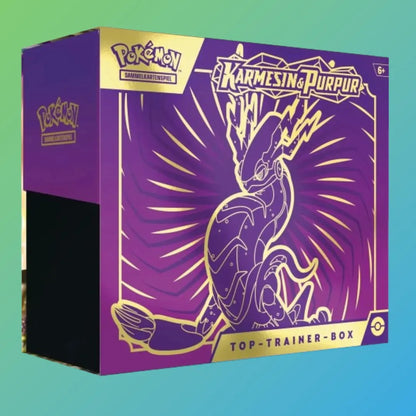 Pokémon Sammelkartenspiel KP 1.0 Karmesin & Purpur Top-Trainer-Box (Deutsch) – exklusive Premium-Box mit mehreren Boosterpacks aus der ersten Karmesin & Purpur Erweiterung, einer besonderen Promokarte, hochwertigen Kartenhüllen, Würfeln, Marken und weiterem Zubehör. Ideal für Sammler und Spieler, die ihre Sammlung erweitern oder direkt in das neue Karmesin & Purpur Set einsteigen möchten. Perfekt als Geschenk oder für den Aufbau eines starken Decks
